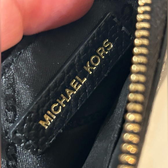 Michael Kors Wallet / Wristlet - Picture 4 of 10